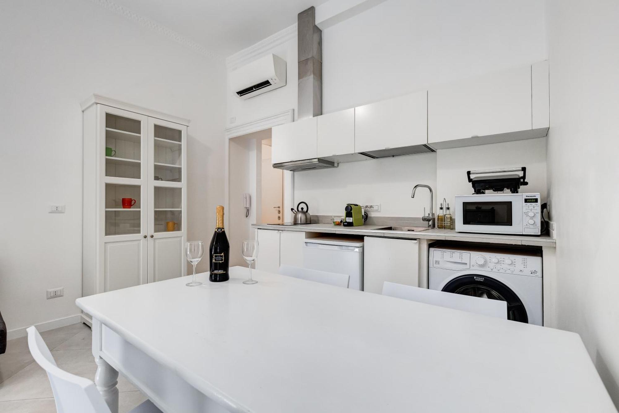 Apartamento Bdc Alpha & Omega In Monti District With 2bath Roma